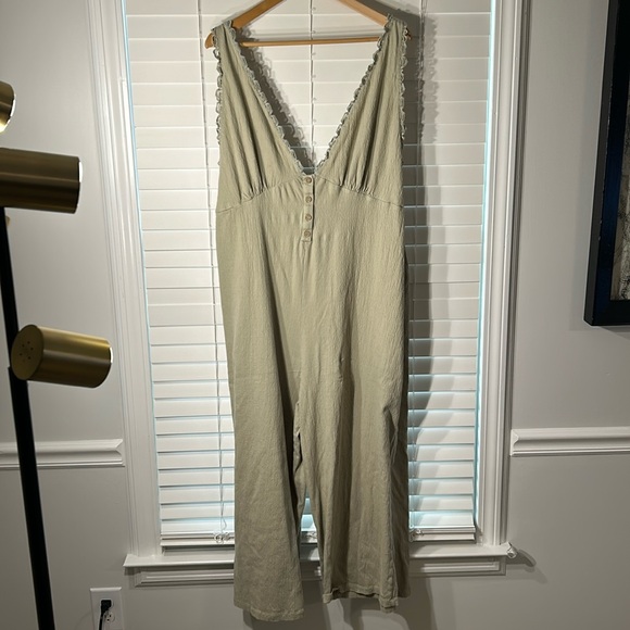ASOS Design Maternity Jumpsuit in Khaki - Picture 2 of 4